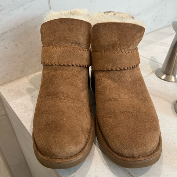 UGG Brown Ankle Boots with Cream Lining - Picture 2 of 5